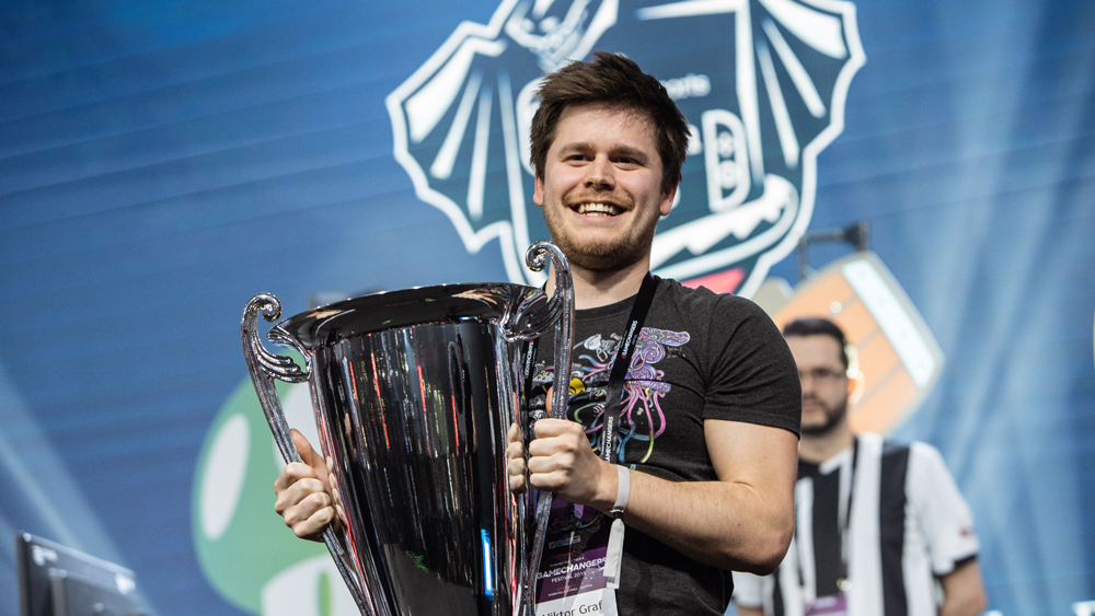 Überraschungssieger am 4GAMECHANGERS Festival: vyQ dominiert den A1 eSports Smash Cup