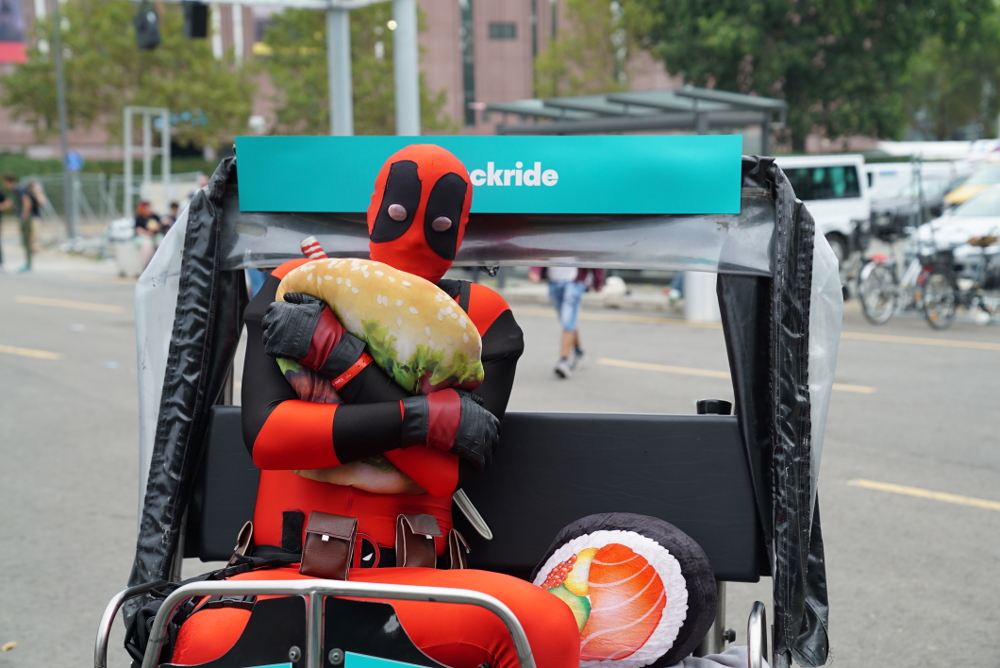 Deliveroo versorgt Cosplayer auf Gamescom 2018 mit kostenlosem #snackride