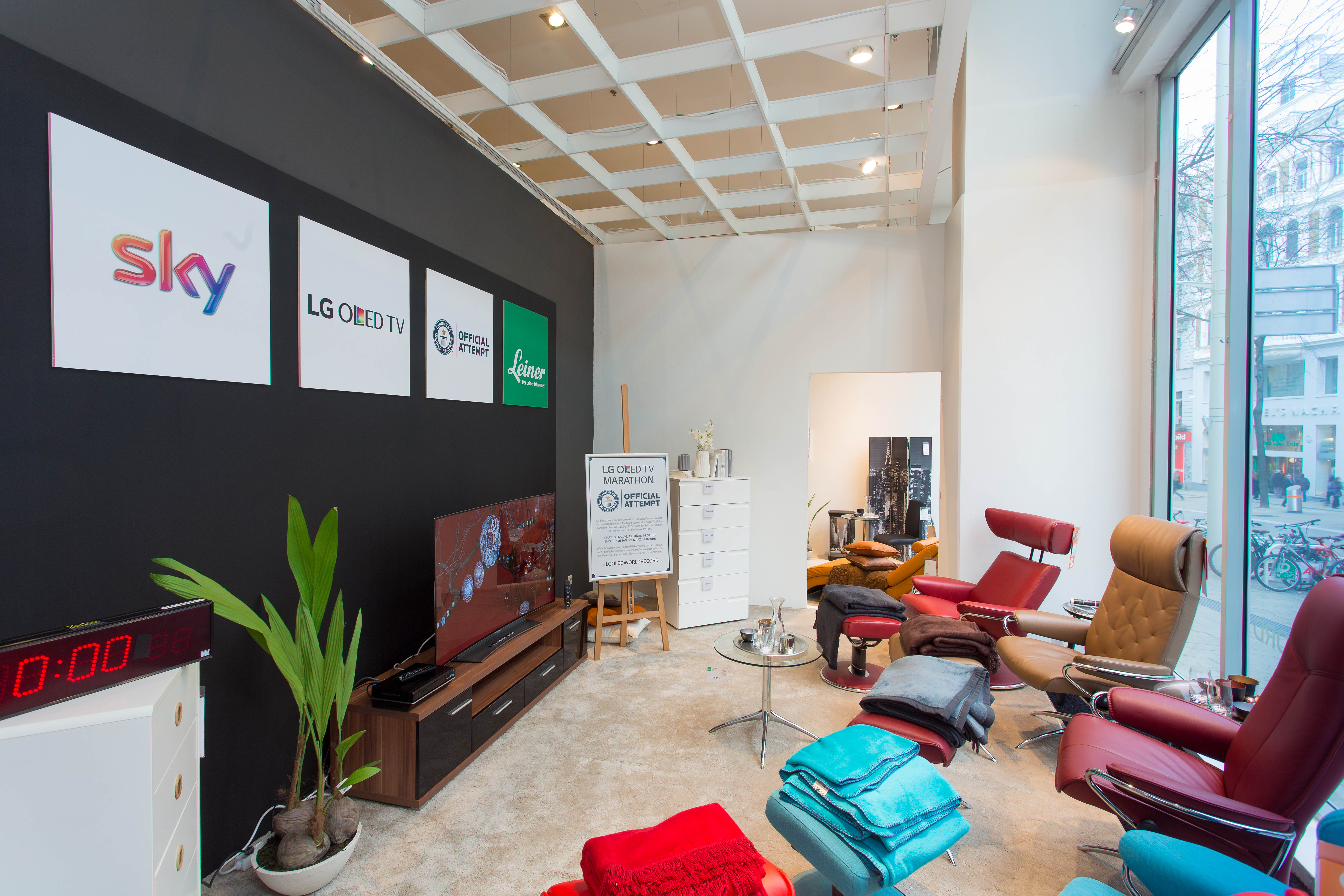 Weltrekord soll nach Österreich: LG schaut 92 Stunden TV